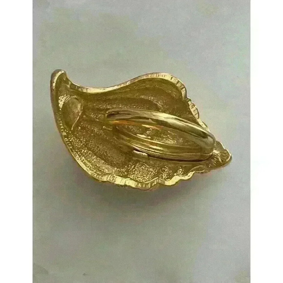 KJL Kenneth Jay Lane Avon Gold Tone Rhinestone Seashell Scarf C:lip / Extender - Picture 7 of 10